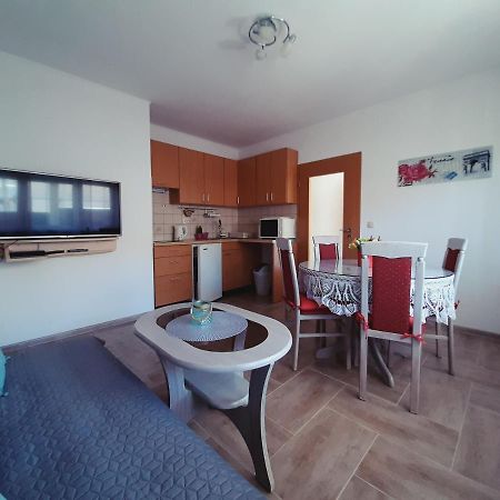 Apartment Luna Трогир Екстериор снимка